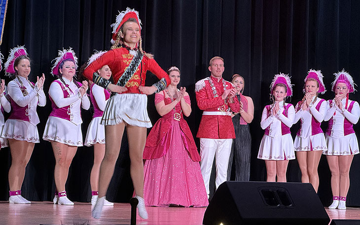 das Prinzenpaar 2024 Prinzessin Crissi I. und Prinz Flo I. der Narrhalla Oberschleißheim 2024  (©Foto.Martin Schmitz)